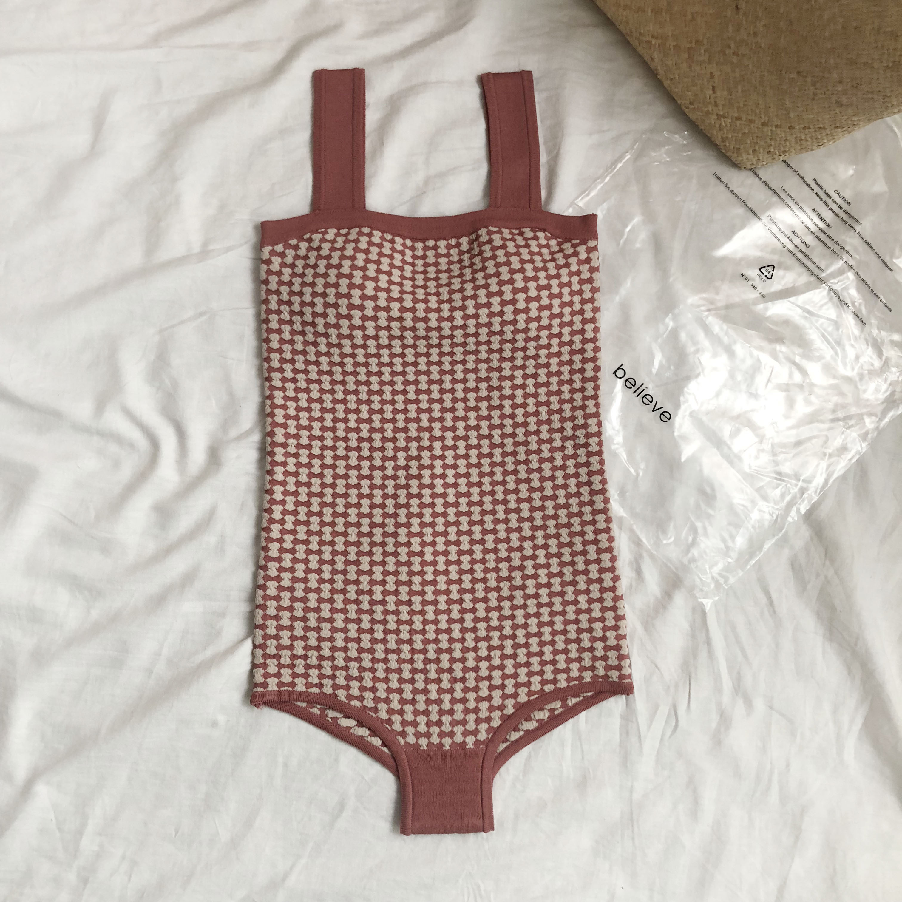 <b><p>Hepburn neat Swim Suits kn ssu 3color bikini</p></b><b><p>ヘップバーン ニット スイム スーツ 水泳 3色 ビキニ モノ リゾートルック 夏</p></b><br /><br /><p align='center'>