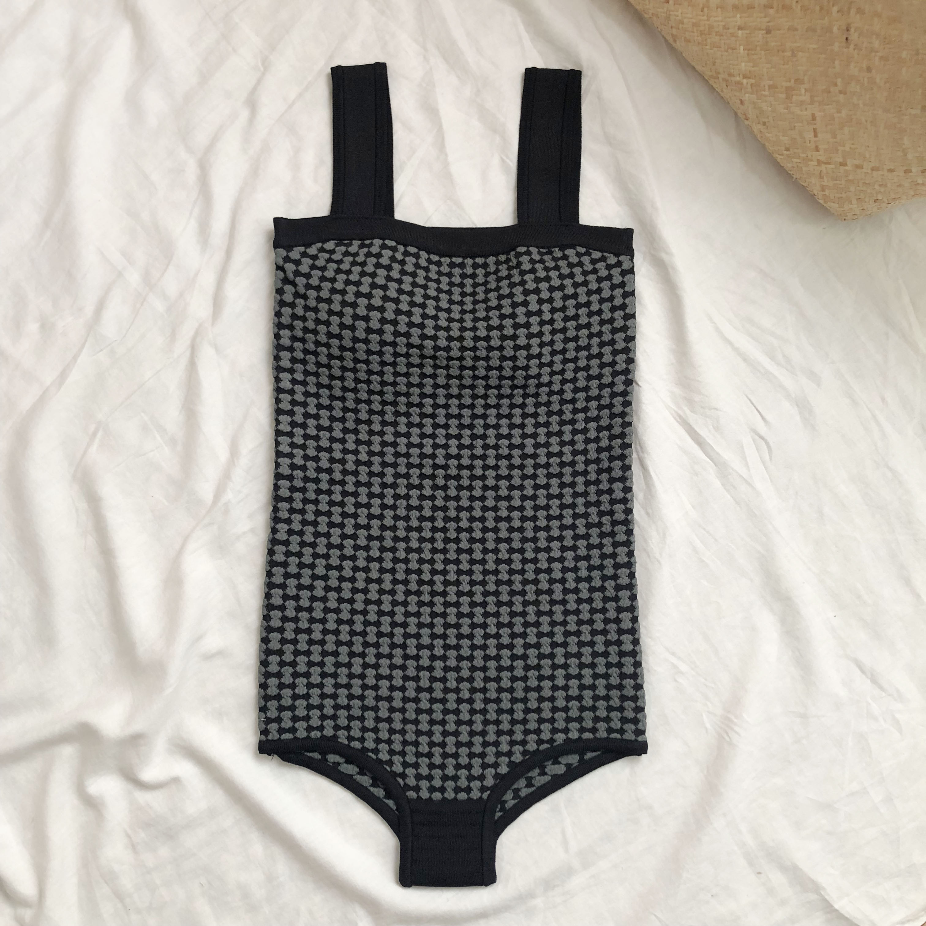 <b><p>Hepburn neat Swim Suits kn ssu 3color bikini</p></b><b><p>ヘップバーン ニット スイム スーツ 水泳 3色 ビキニ モノ リゾートルック 夏</p></b><br /><br /><p align='center'>