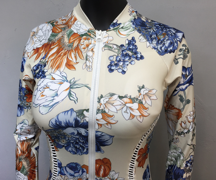 <b><p>One-piece swimwear Vacation look Fresh dign</p></b><b><p>ジムジムラッシュガードワンピース水着 バカンスウェアルック さわやかなデザイン ビーチスタイル</p></b><br /><br /><p align='center'>