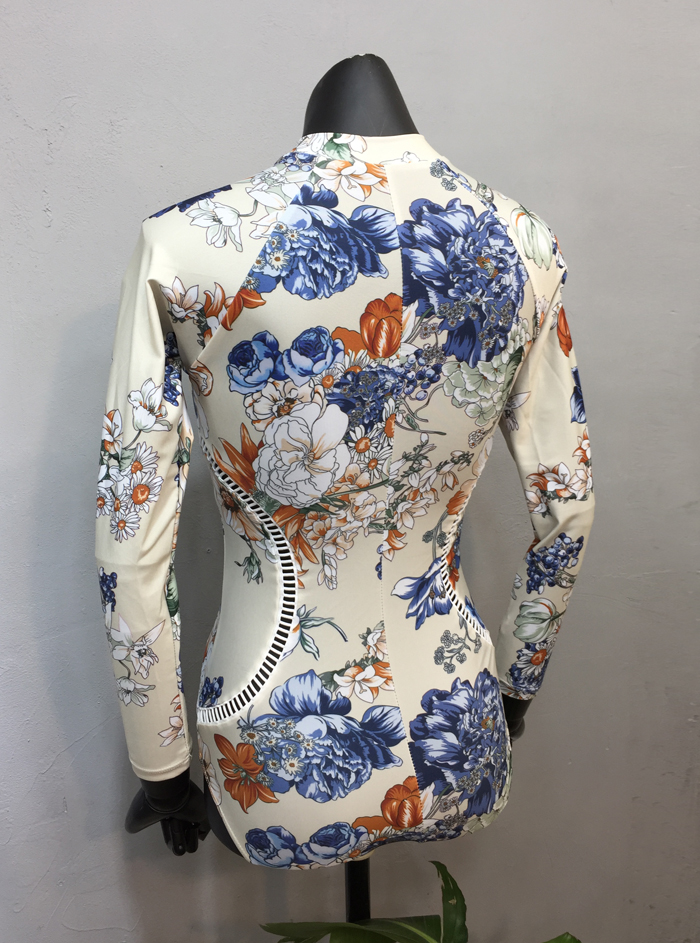 <b><p>One-piece swimwear Vacation look Fresh dign</p></b><b><p>ジムジムラッシュガードワンピース水着 バカンスウェアルック さわやかなデザイン ビーチスタイル</p></b><br /><br /><p align='center'>