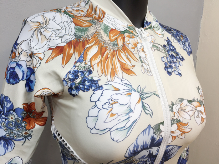 <b><p>One-piece swimwear Vacation look Fresh dign</p></b><b><p>ジムジムラッシュガードワンピース水着 バカンスウェアルック さわやかなデザイン ビーチスタイル</p></b><br /><br /><p align='center'>