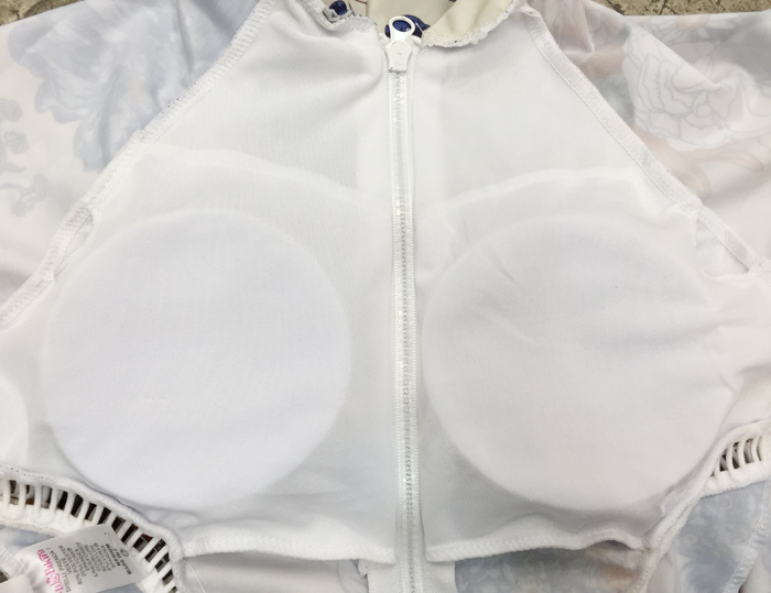 <b><p>One-piece swimwear Vacation look Fresh dign</p></b><b><p>ジムジムラッシュガードワンピース水着 バカンスウェアルック さわやかなデザイン ビーチスタイル</p></b><br /><br /><p align='center'>