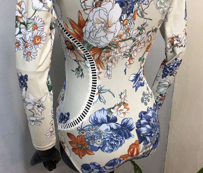 <b><p>One-piece swimwear Vacation look Fresh dign</p></b><b><p>ジムジムラッシュガードワンピース水着 バカンスウェアルック さわやかなデザイン ビーチスタイル</p></b><br /><br /><p align='center'>