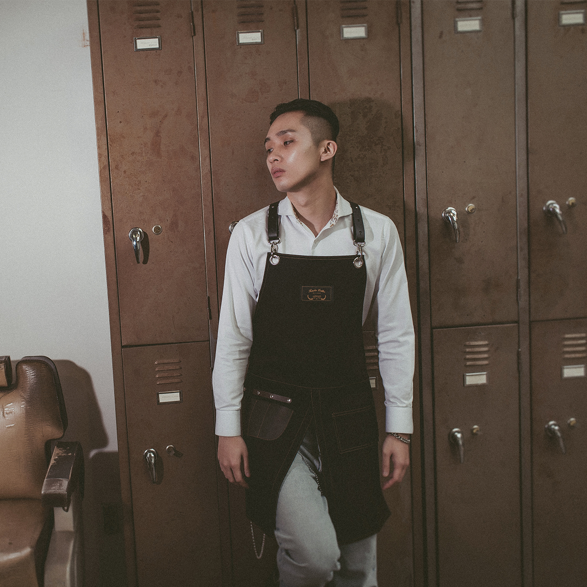 칸데오레더 공방 미용실 카페 앞치마 미용사 바리스타 앞치마 가죽 데님앞치마 지프 블랙