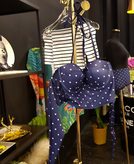 <b><p>Mourning Body cover Mare dot volume Wopom</p></b><b><p>無排 体型カバー マリン ドット ボリューム ワンポン ホルター ハイウエスト ビキニ</p></b><br /><br /><p align='center'>