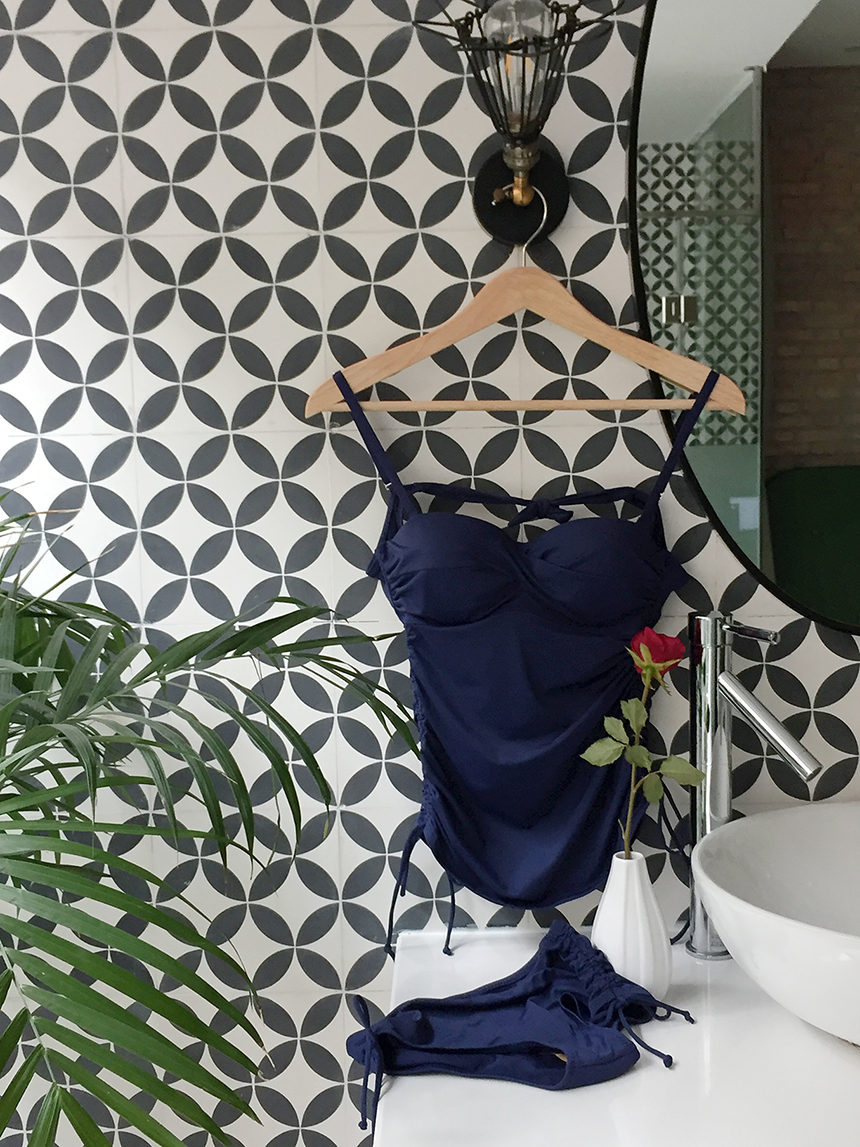 <b><p>Shirring biki 2 pcs we Mono bath suit Women's</p></b><b><p>シャーリング ビキニ 2 個数 ワイヤー モノ水着 女性のセット ねじれ ワンポン</p></b><br /><br /><p align='center'>