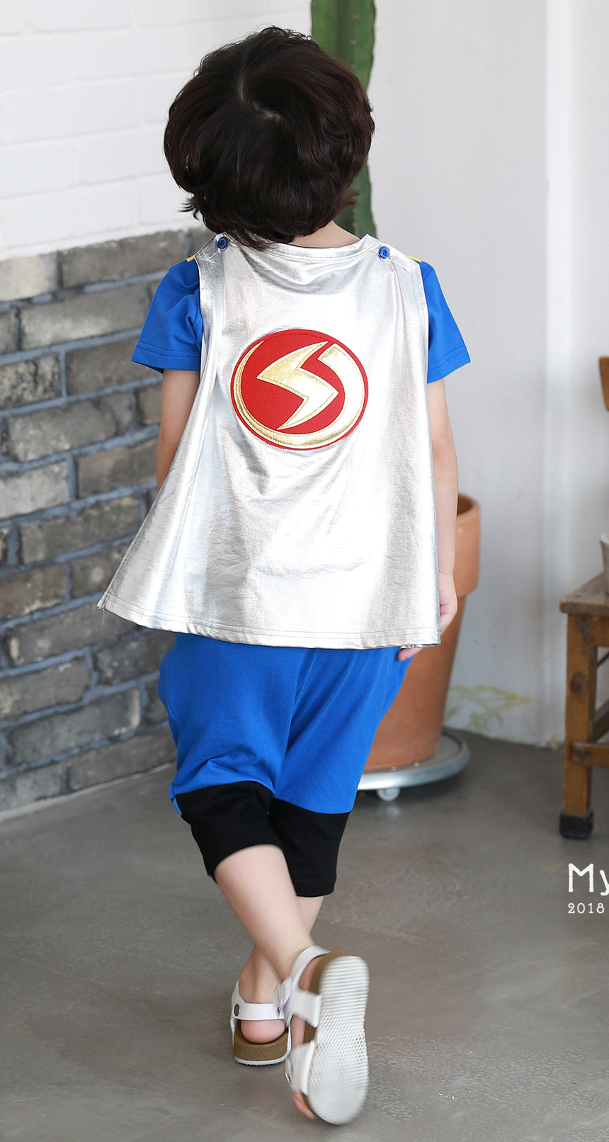 <b><p>Lightning suit and low cthes fire One-piece</p></b><b><p>ボンゲメン服 サンハボク 光 ガールワンピース 半袖 公演 本物 キャラクター服</p></b><br /><br /><p align='center'>