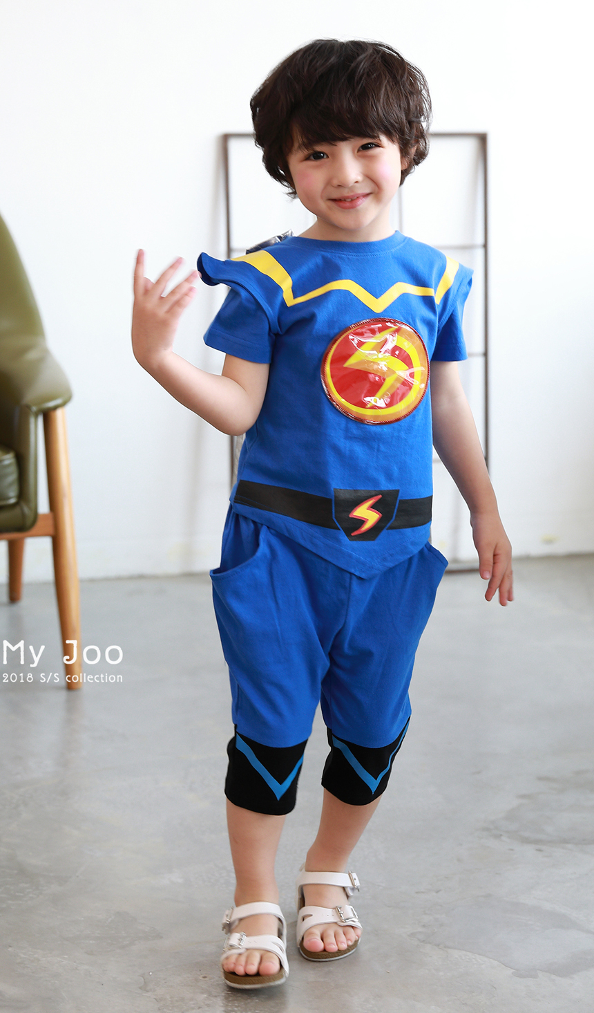 <b><p>Lightning suit and low cthes fire One-piece</p></b><b><p>ボンゲメン服 サンハボク 光 ガールワンピース 半袖 公演 本物 キャラクター服</p></b><br /><br /><p align='center'>