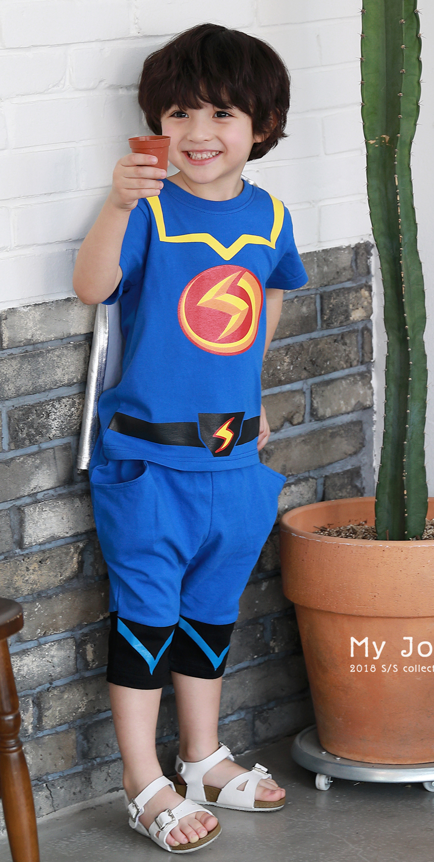 <b><p>Lightning suit and low cthes fire One-piece</p></b><b><p>ボンゲメン服 サンハボク 光 ガールワンピース 半袖 公演 本物 キャラクター服</p></b><br /><br /><p align='center'>