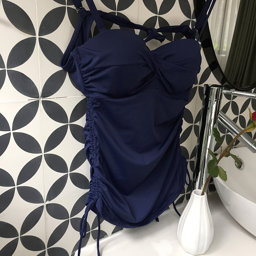 <b><p>Shirring biki 2 pcs we Mono bath suit Women's</p></b><b><p>シャーリング ビキニ 2 個数 ワイヤー モノ水着 女性のセット ねじれ ワンポン</p></b><br /><br /><p align='center'>
