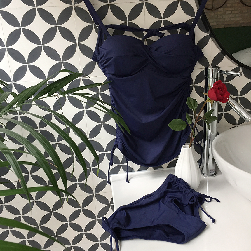 <b><p>Shirring biki 2 pcs we Mono bath suit Women's</p></b><b><p>シャーリング ビキニ 2 個数 ワイヤー モノ水着 女性のセット ねじれ ワンポン</p></b><br /><br /><p align='center'>