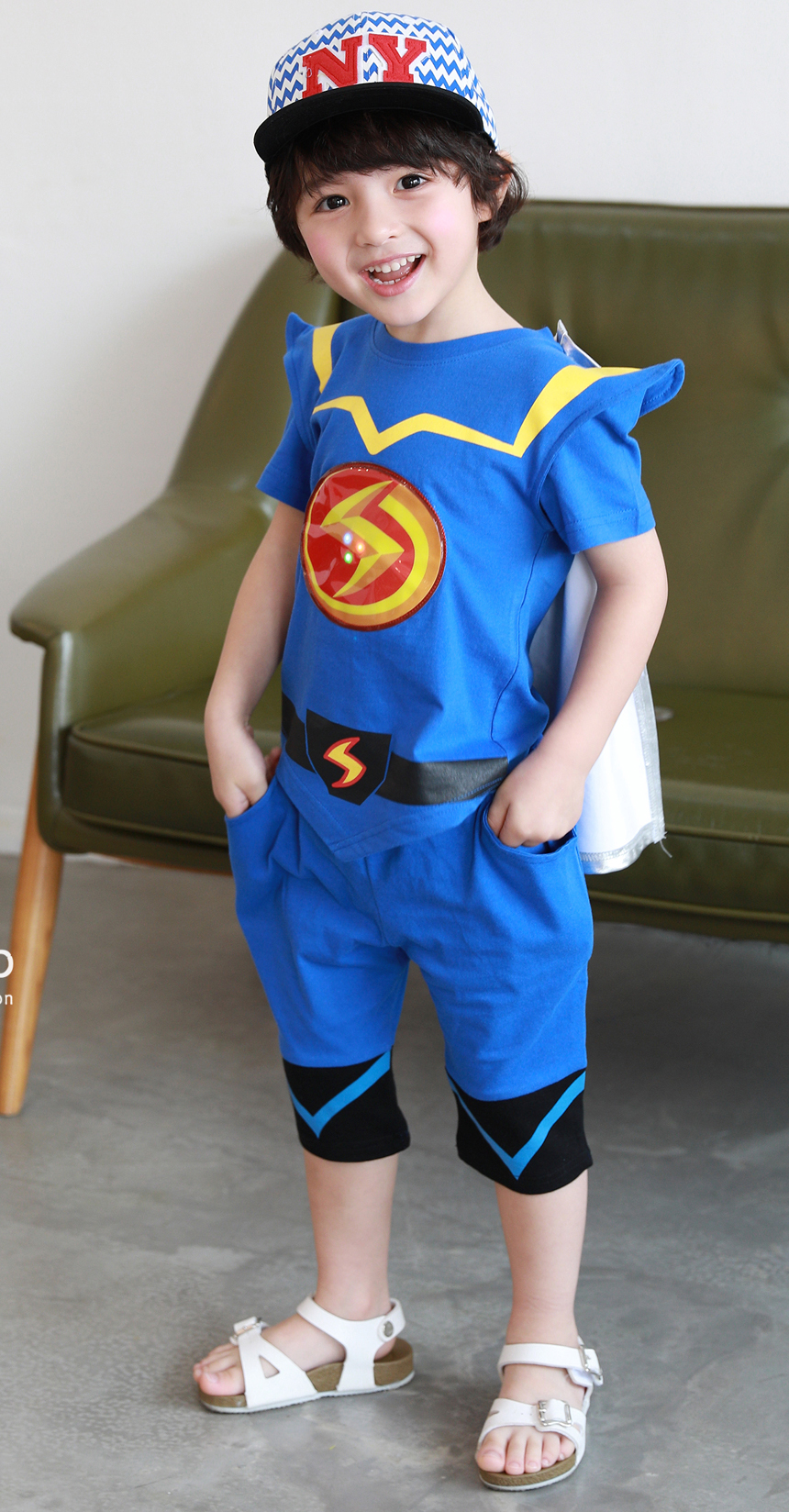 <b><p>Lightning suit and low cthes fire One-piece</p></b><b><p>ボンゲメン服 サンハボク 光 ガールワンピース 半袖 公演 本物 キャラクター服</p></b><br /><br /><p align='center'>