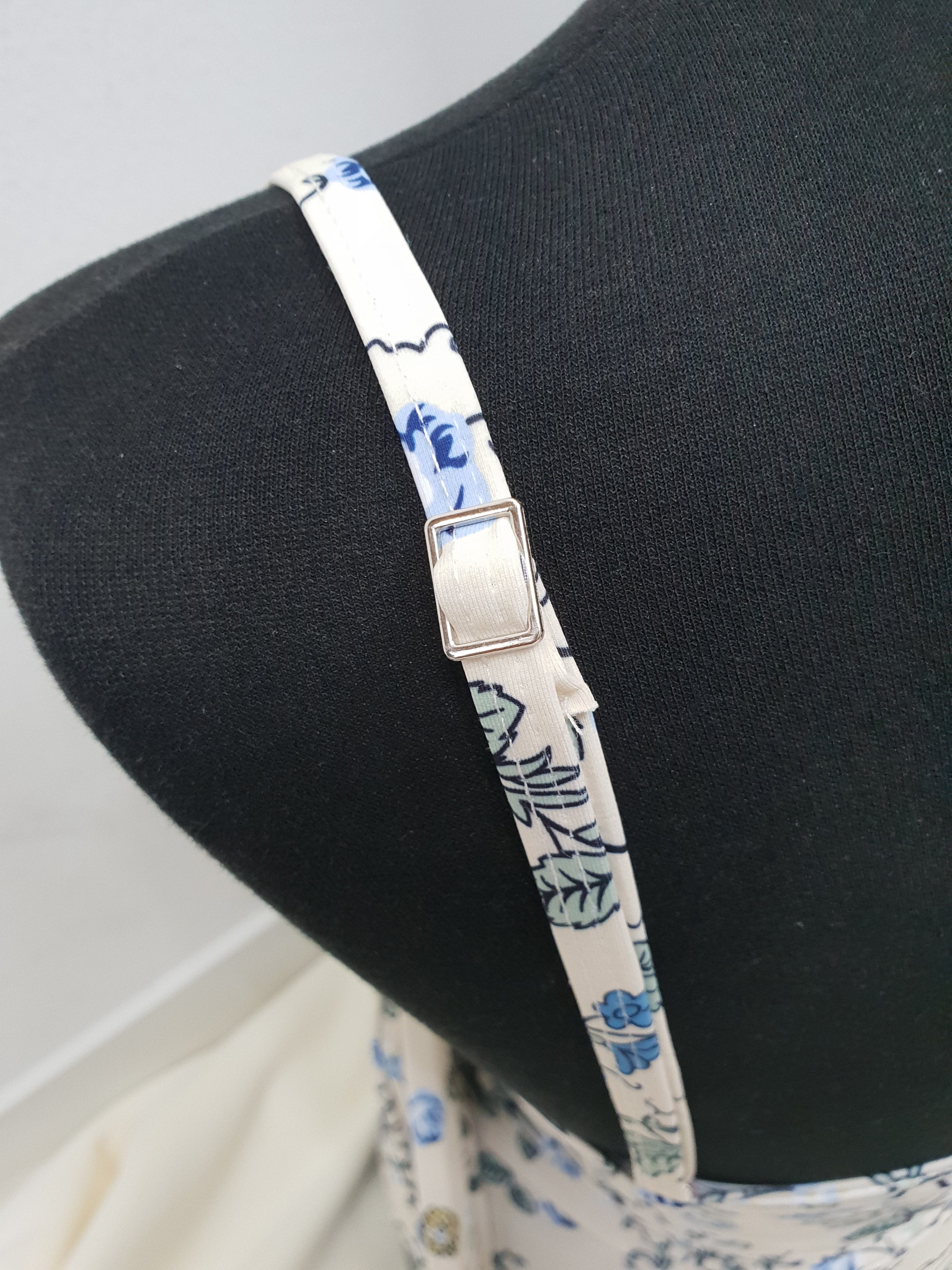 <b><p>Soft flower pattn waist ribbon Flame piece</p></b><b><p>ほのか フラワー パターン 腰 リボン 捺染 ワンピース モノキニ 2色 水着 レプビ</p></b><br /><br /><p align='center'>