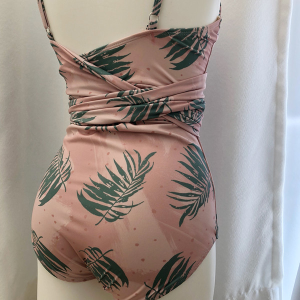 <b><p>_lab Fme Monokini Hawaiian style Suit for</p></b><b><p>_ラップ 捺染 モノキニ ハワイアンスタイル ビーチウェアにふさわしい 薄い見える水着</p></b><br /><br /><p align='center'>