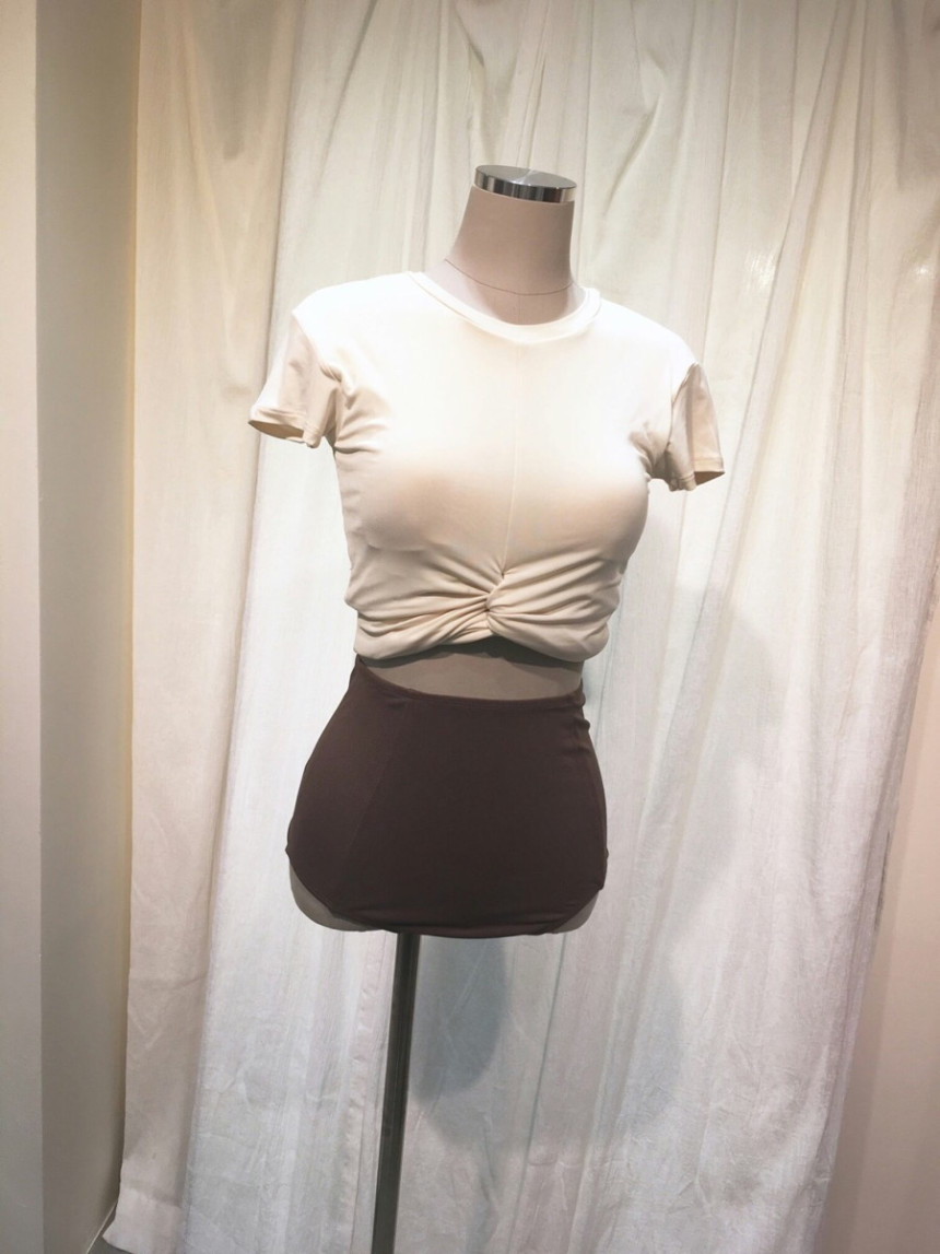 <b><p>kink Color Sht-sleeved bii Summer vacation</p></b><b><p>ねじれ 配色 半袖ビキニ 夏バカンスルック 高クオリティ水着 豪華な 快適な</p></b><br /><br /><p align='center'>