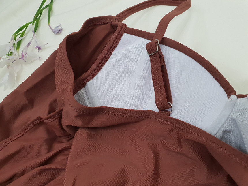 <b><p>simple chest one piece Mokini 2color swsuit</p></b><b><p>シンプル 胸 ワンピース モノキニ 2色 水着 レプビ リボン 女性らしい非</p></b><br /><br /><p align='center'>