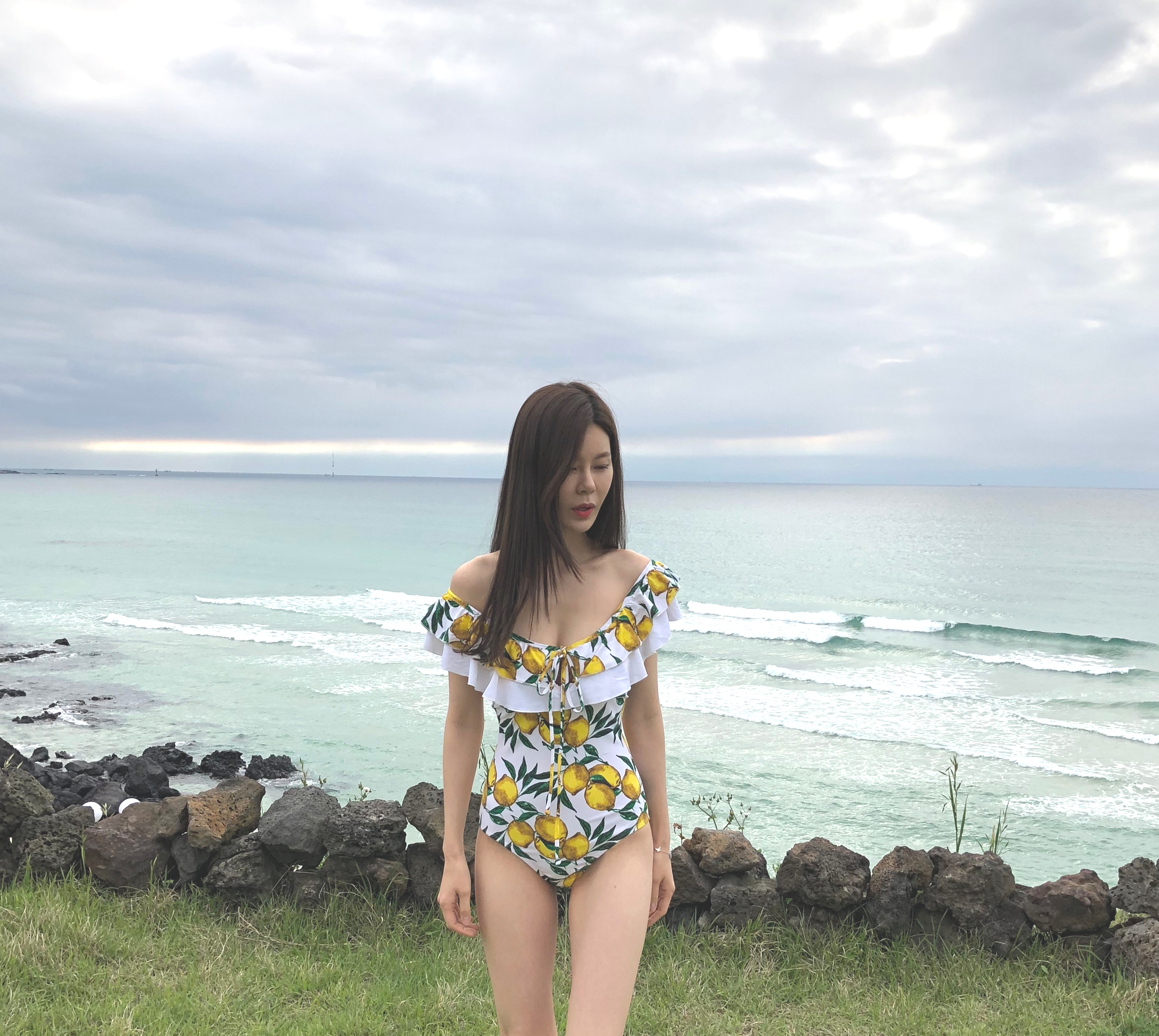 <b><p>Frill lemon Mokini piece swimsuit A sophisticated</p></b><b><p>フリル レモン モノキニ ワンピース 水着 洗練された感じ 甘い フィソ価値 かわいい</p></b><br /><br /><p align='center'>