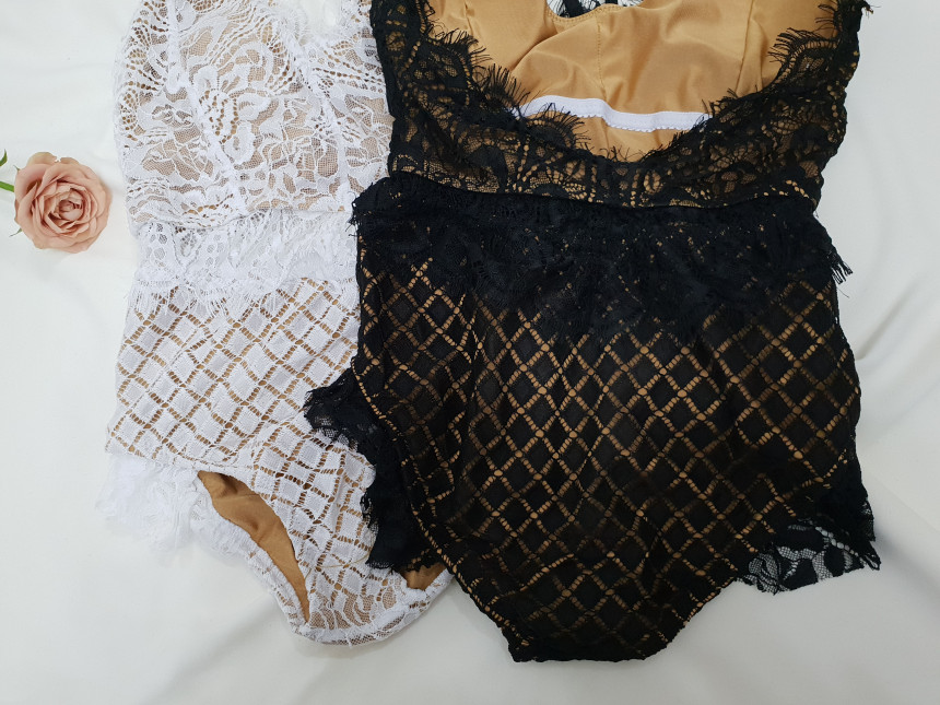 <b><p>race Frill one pie Mokini 2color Woman n-sexy</p></b><b><p>レース フリル ワンピ モノキニ 2色 女性非セクシーファッション 薄い見える水着</p></b><br /><br /><p align='center'>