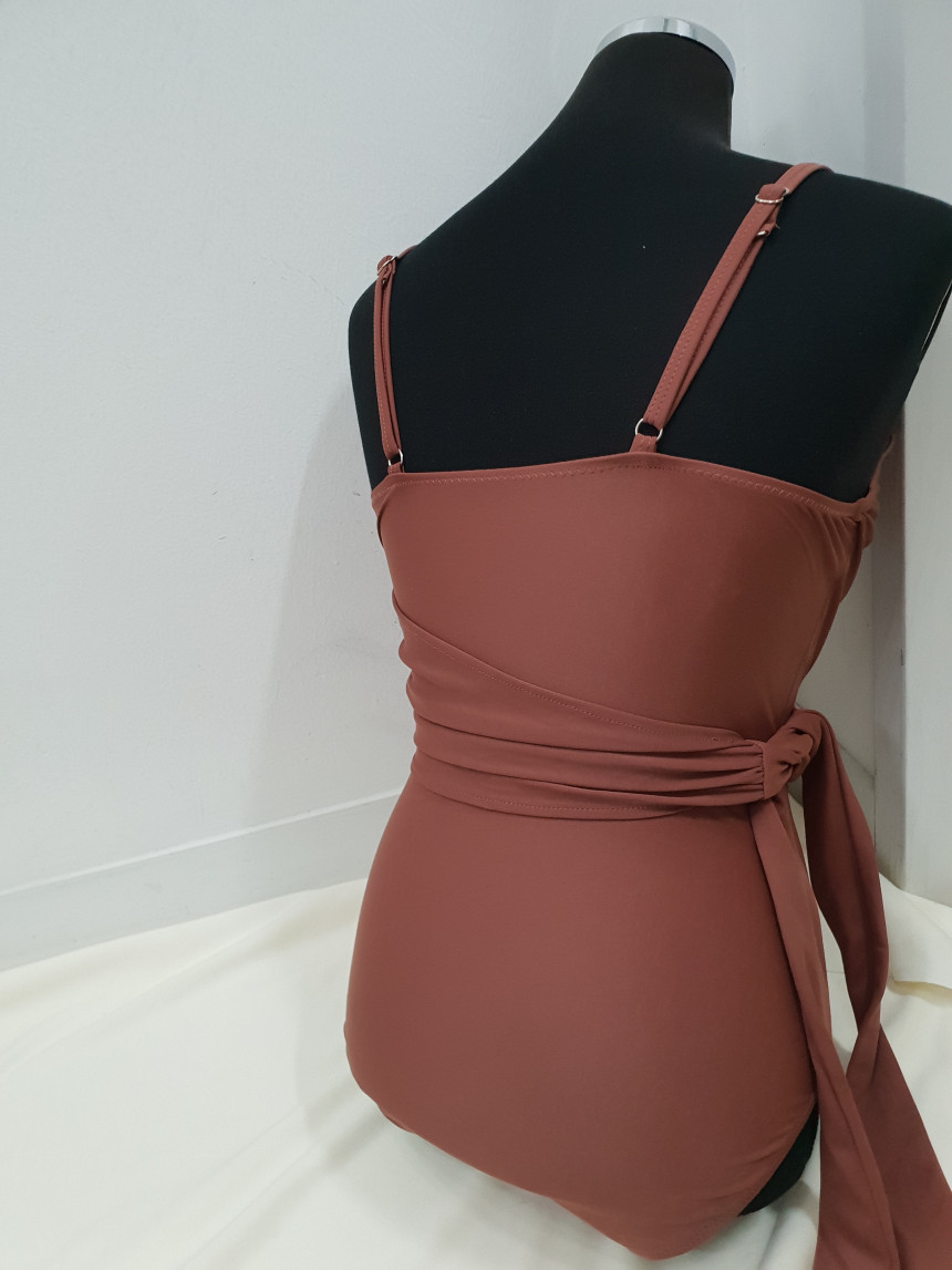 <b><p>simple chest one piece Mokini 2color swsuit</p></b><b><p>シンプル 胸 ワンピース モノキニ 2色 水着 レプビ リボン 女性らしい非</p></b><br /><br /><p align='center'>