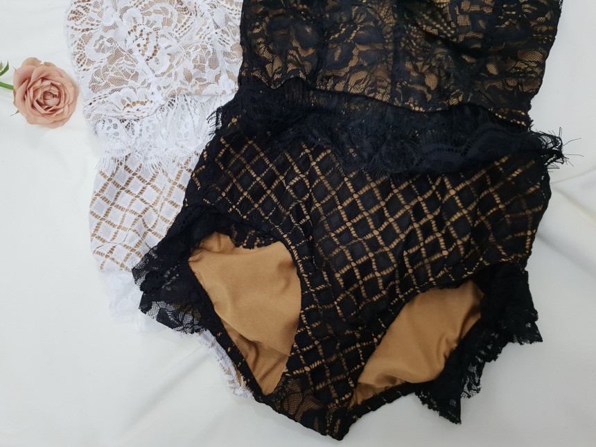 <b><p>race Frill one pie Mokini 2color Woman n-sexy</p></b><b><p>レース フリル ワンピ モノキニ 2色 女性非セクシーファッション 薄い見える水着</p></b><br /><br /><p align='center'>