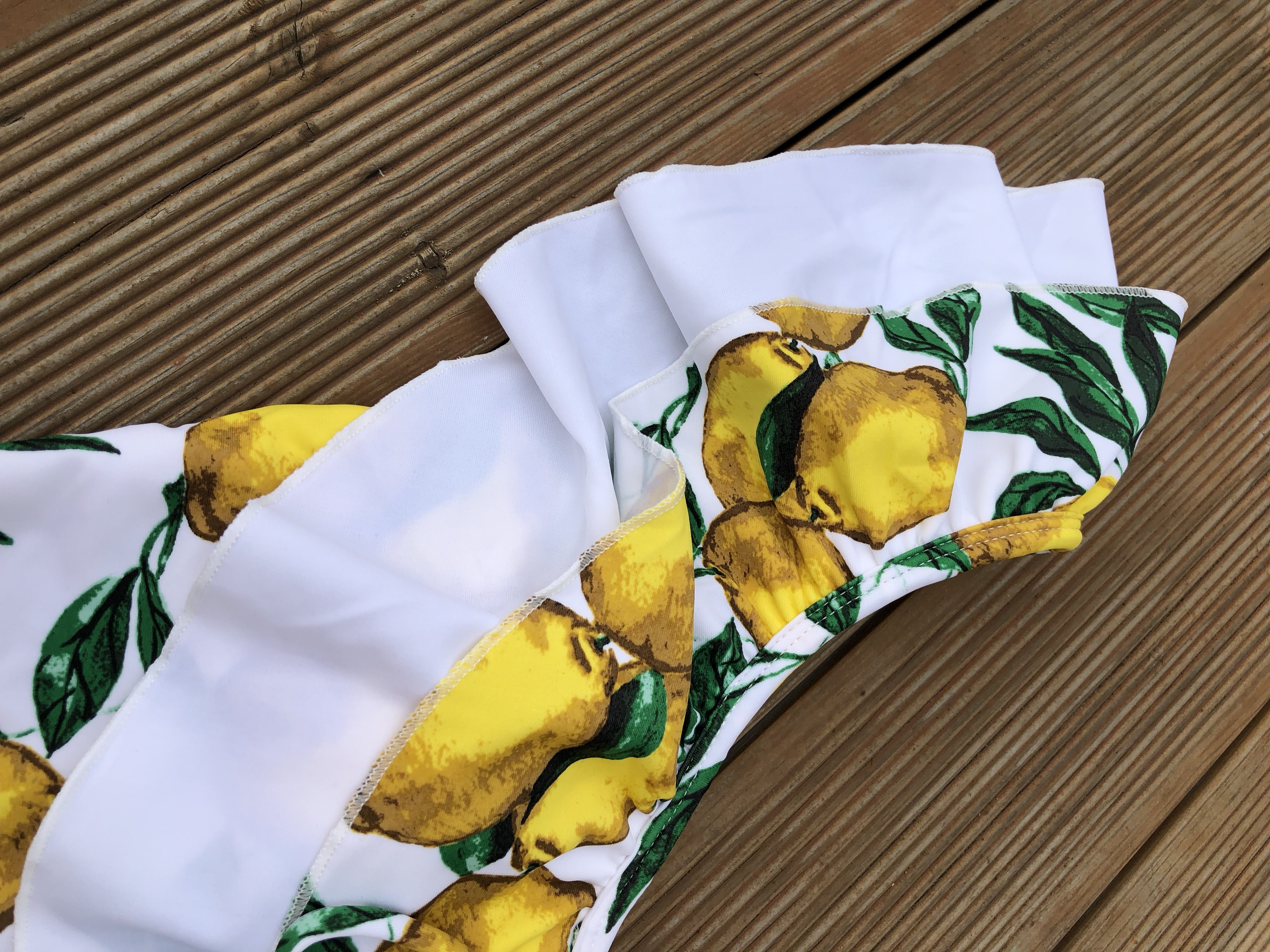 <b><p>Frill lemon Mokini piece swimsuit A sophisticated</p></b><b><p>フリル レモン モノキニ ワンピース 水着 洗練された感じ 甘い フィソ価値 かわいい</p></b><br /><br /><p align='center'>