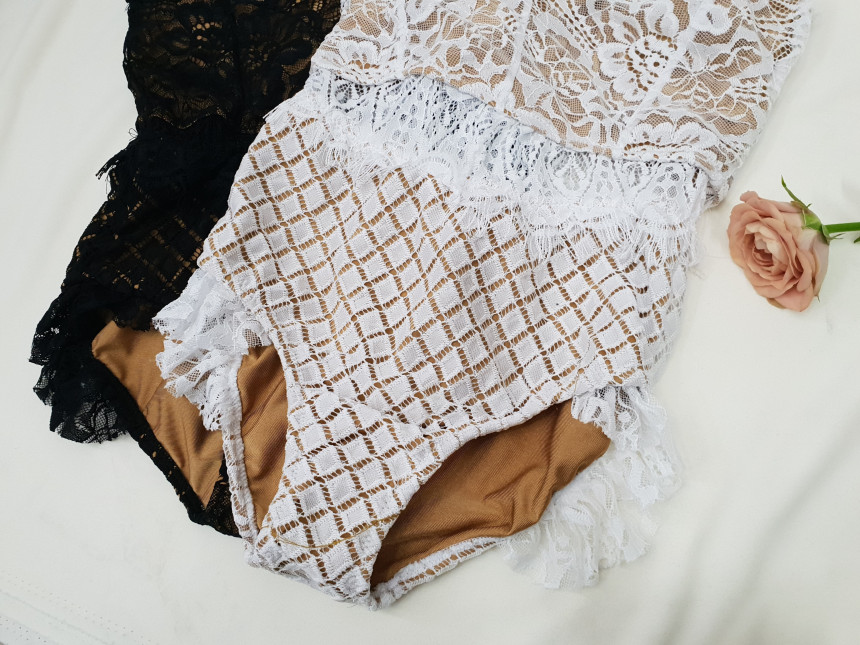 <b><p>race Frill one pie Mokini 2color Woman n-sexy</p></b><b><p>レース フリル ワンピ モノキニ 2色 女性非セクシーファッション 薄い見える水着</p></b><br /><br /><p align='center'>