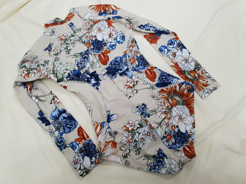 <b><p>front zipper flow Lg sleeve piece Mokini</p></b><b><p>前 ファスナー フラワー 長袖 ワンピース モノキニ 便利な 弾力性のある レジャールック</p></b><br /><br /><p align='center'>