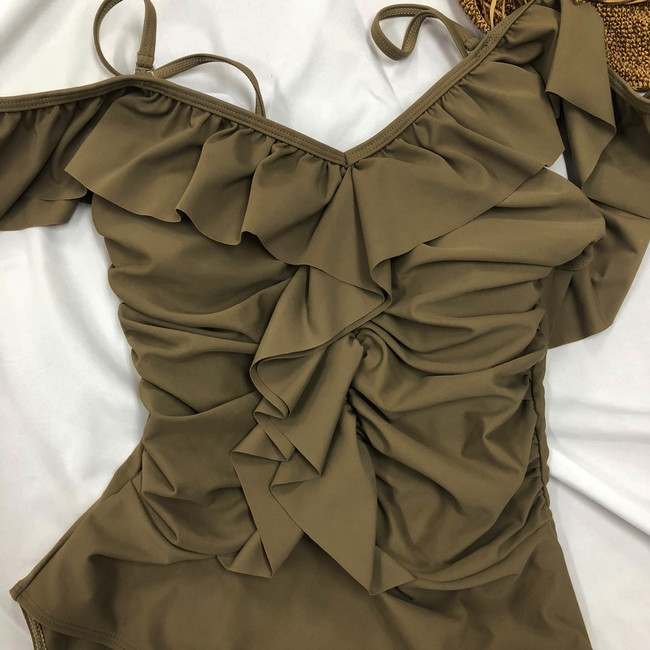 <b><p>Frill Off shoulder Monokini piece swimsuit</p></b><b><p>フリル オフショルダー モノキニ ワンピース 水着 2色 セクシー 韓非 洗練された非</p></b><br /><br /><p align='center'>