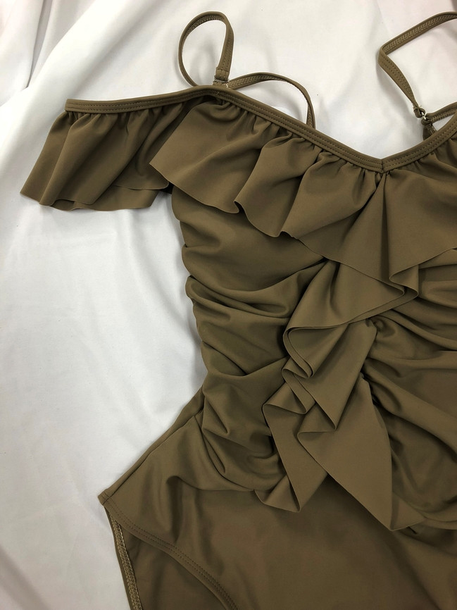 <b><p>Frill Off shoulder Monokini piece swimsuit</p></b><b><p>フリル オフショルダー モノキニ ワンピース 水着 2色 セクシー 韓非 洗練された非</p></b><br /><br /><p align='center'>