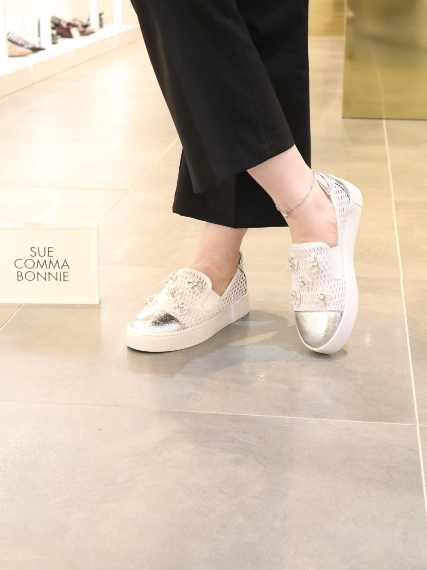 <b><p>Shu Comma Bonnie Heybee ip- White DG4DX17017WHT</p></b><b><p>シューコンマみる ホニビ スリップオン ホワイト DG4DX17017WHT バカンス</p></b><br /><br /><p align='center'>