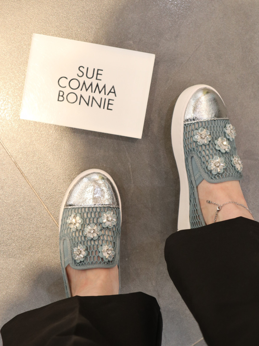 <b><p>Shu Comma Bonnie Heybee ip- White DG4DX17017WHT</p></b><b><p>シューコンマみる ホニビ スリップオン ホワイト DG4DX17017WHT バカンス</p></b><br /><br /><p align='center'>