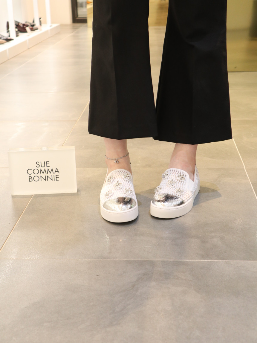 <b><p>Shu Comma Bonnie Heybee ip- White DG4DX17017WHT</p></b><b><p>シューコンマみる ホニビ スリップオン ホワイト DG4DX17017WHT バカンス</p></b><br /><br /><p align='center'>