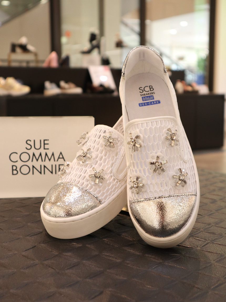 <b><p>Shu Comma Bonnie Heybee ip- White DG4DX17017WHT</p></b><b><p>シューコンマみる ホニビ スリップオン ホワイト DG4DX17017WHT バカンス</p></b><br /><br /><p align='center'>