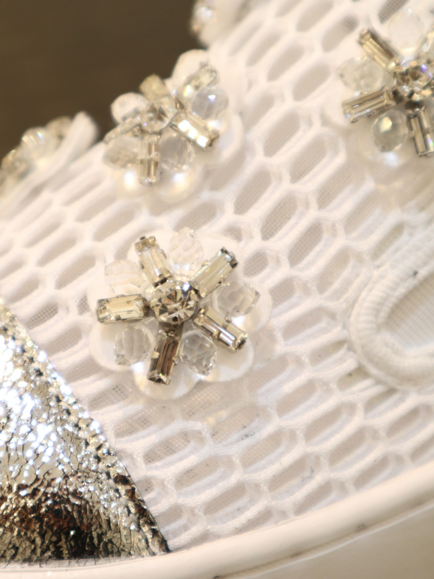 <b><p>Shu Comma Bonnie Heybee ip- White DG4DX17017WHT</p></b><b><p>シューコンマみる ホニビ スリップオン ホワイト DG4DX17017WHT バカンス</p></b><br /><br /><p align='center'>