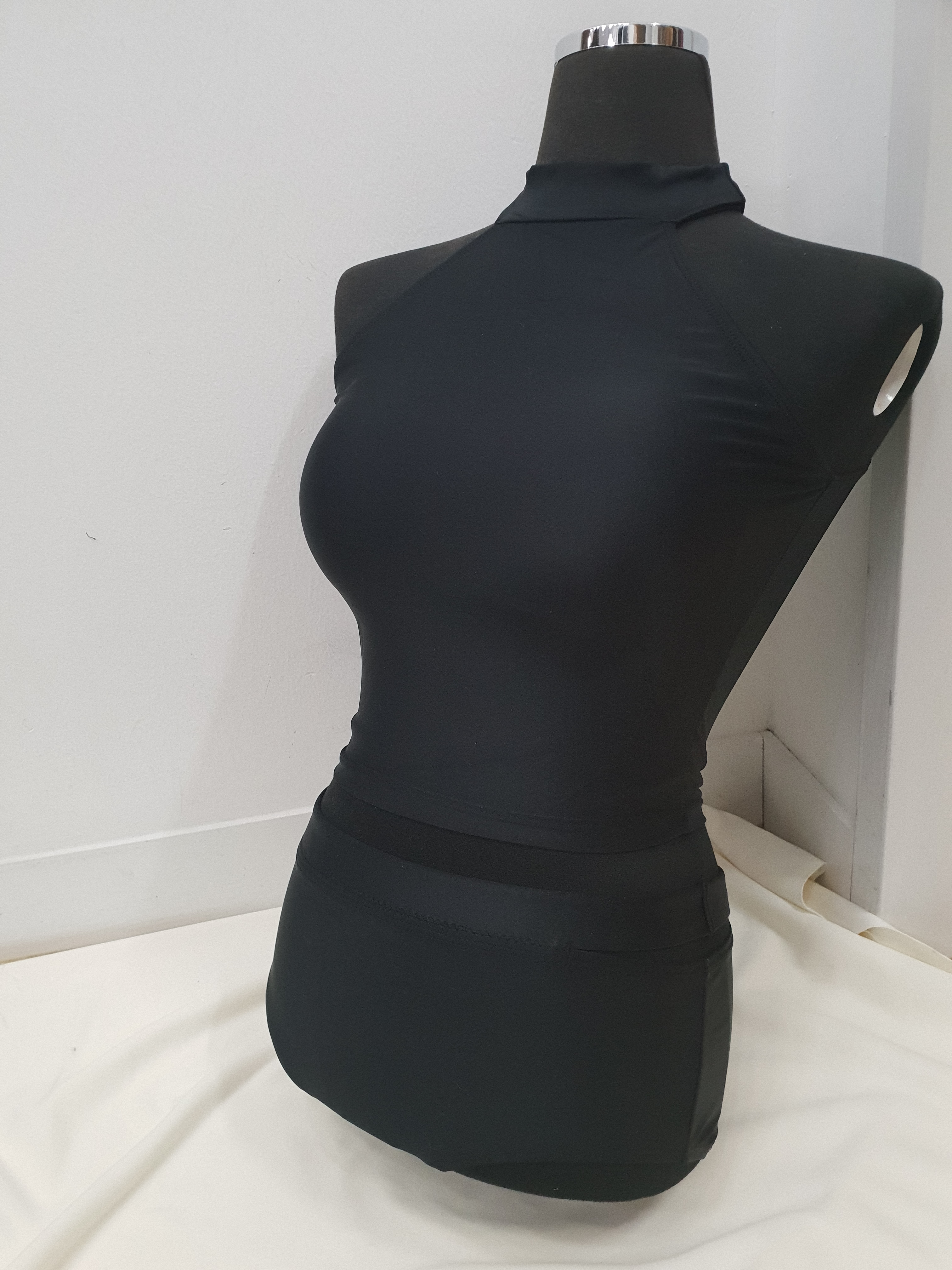 <b><p>amount All High waist Halter Two Piece bikini</p></b><b><p>両 ひらき ハイウエスト ホルターネック ツーピース ビキニ 2色 セクシーファッション</p></b><br /><br /><p align='center'>