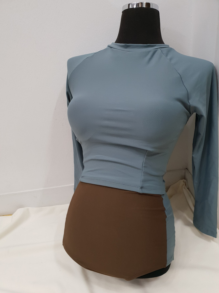 <b><p>Lg sleeve High waist Two Piece bikini non</p></b><b><p>長袖 ハイウエスト ツーピース ビキニ 清純 セクシー水着 特異な シンプルなパターン</p></b><br /><br /><p align='center'>