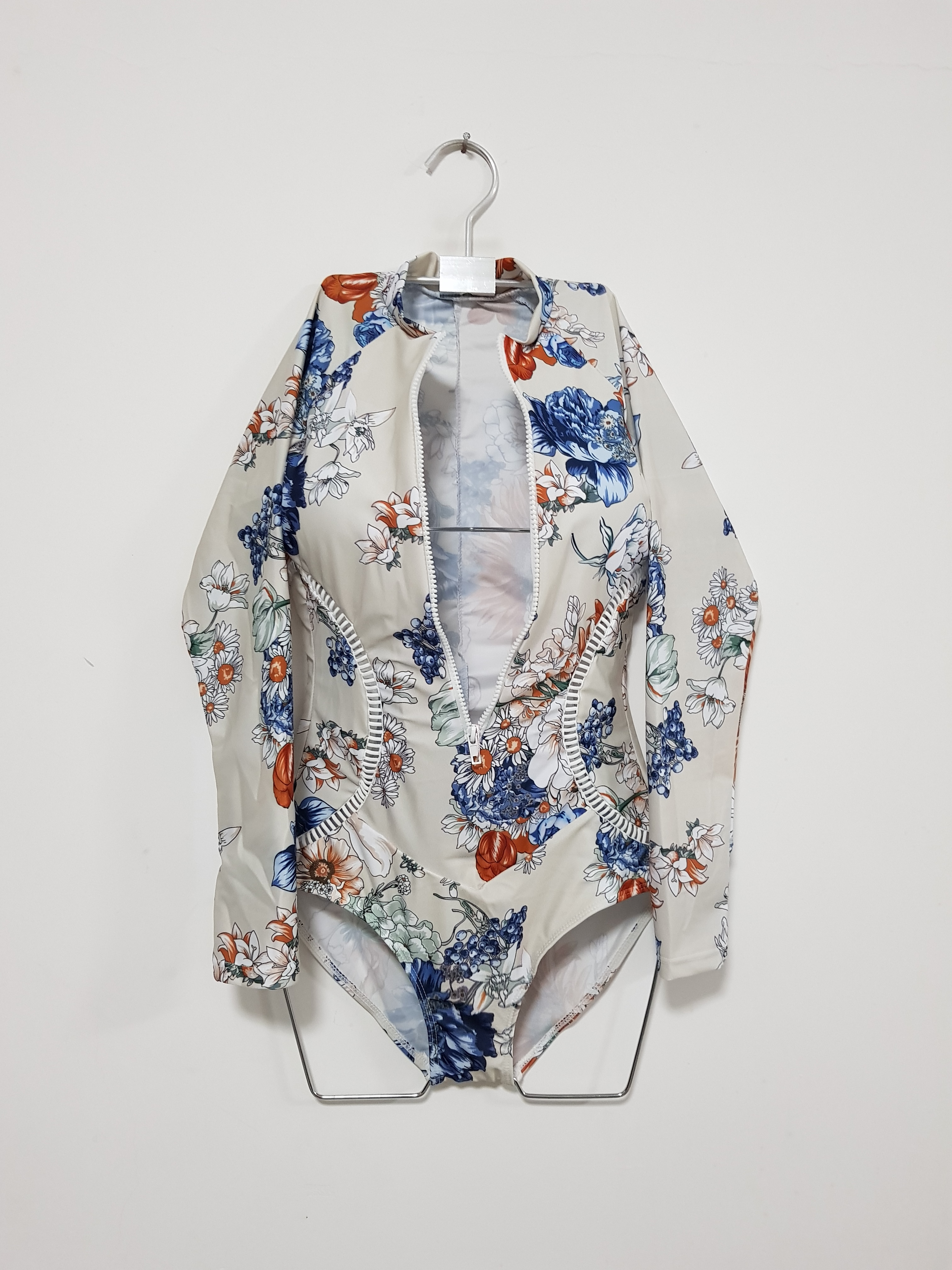 <b><p>Zimmerman flow Long sleeve Moki Rashguard</p></b><b><p>ジマーマン フラワー 長袖 モノキニ ラッシュガード 女性のビーチウエアドレス バカンスルック</p></b><br /><br /><p align='center'>