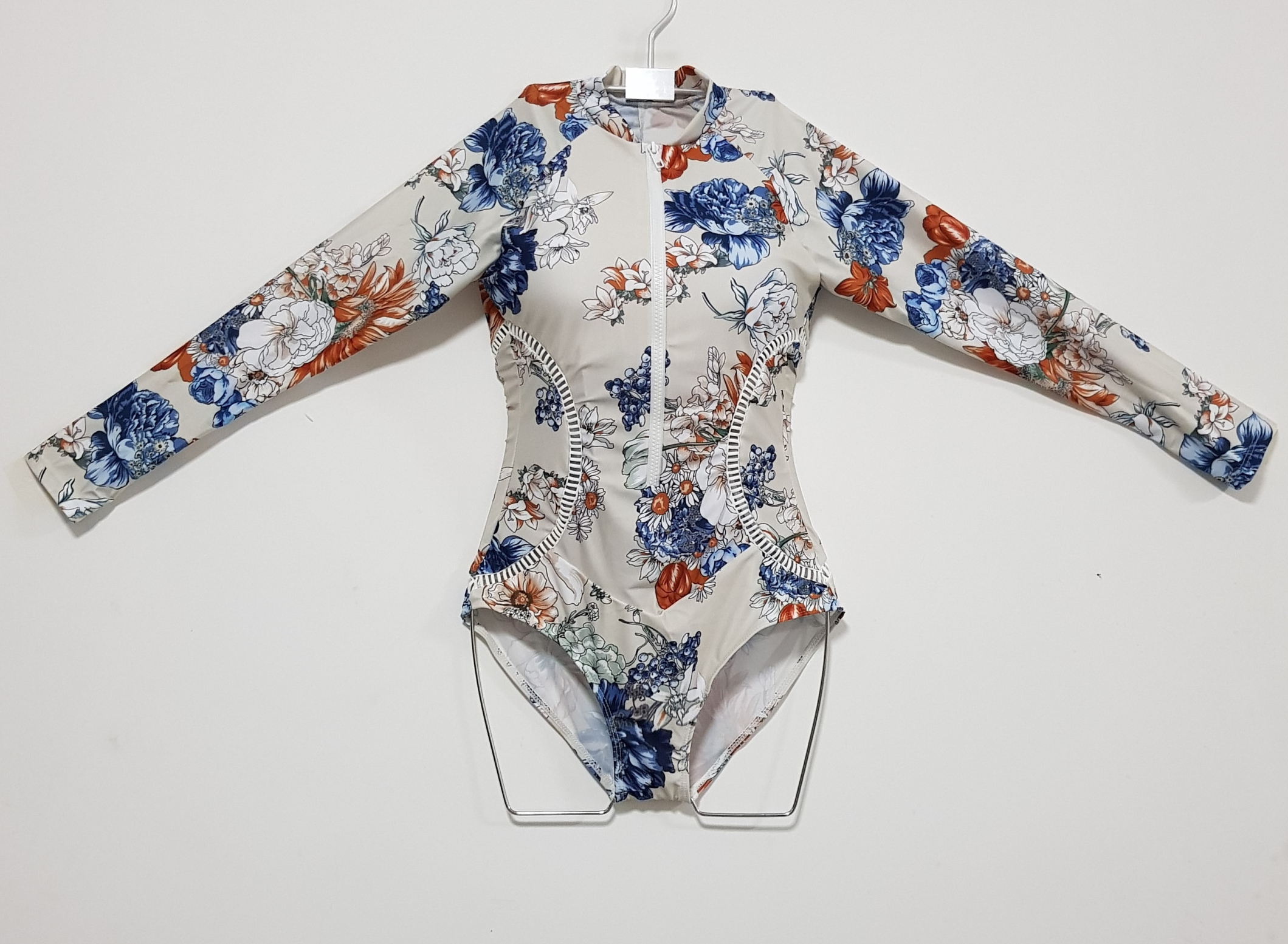 <b><p>Zimmerman flow Long sleeve Moki Rashguard</p></b><b><p>ジマーマン フラワー 長袖 モノキニ ラッシュガード 女性のビーチウエアドレス バカンスルック</p></b><br /><br /><p align='center'>