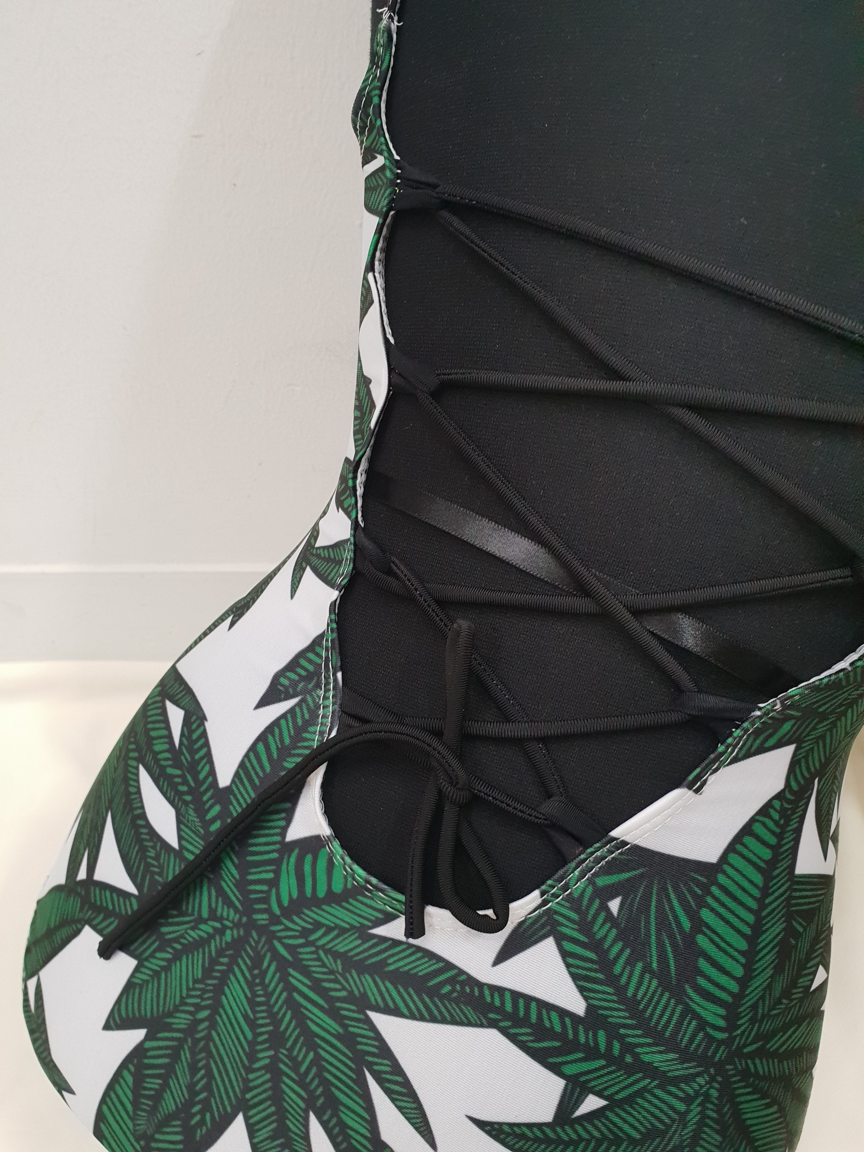 <b><p>Palm tree one piece Mokini Summer vacati</p></b><b><p>ヤシの木 ワンピース モノキニ 夏バカンスルック 女性らしい非 セクシー水着 休暇コーディネート</p></b><br /><br /><p align='center'>