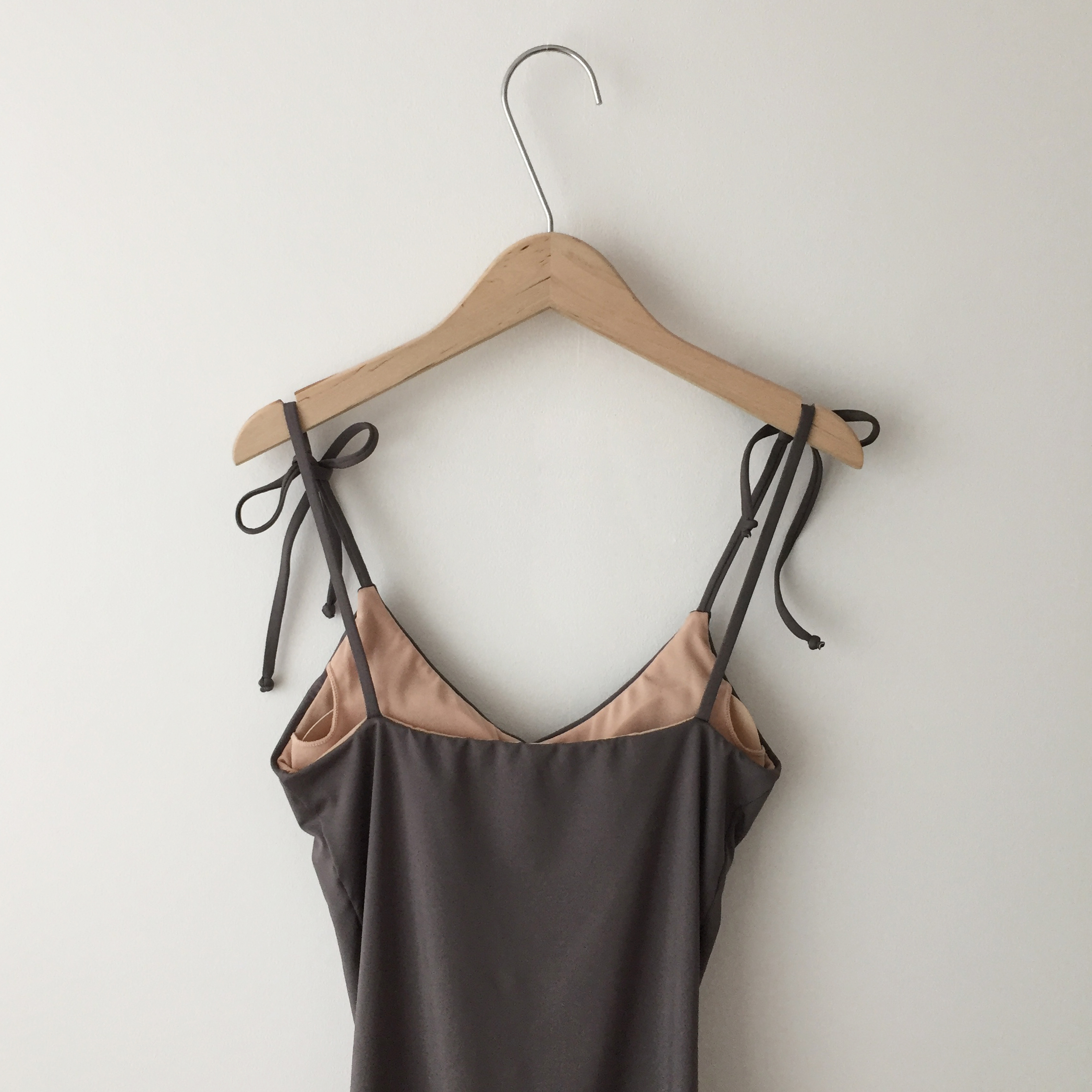 <b><p>Basic Monokini 4col summer Vacati Relient</p></b><b><p>ベーシックモノキニ 4col 夏 バカンス 弾力性のある セクシー ユニーク水着</p></b><br /><br /><p align='center'>