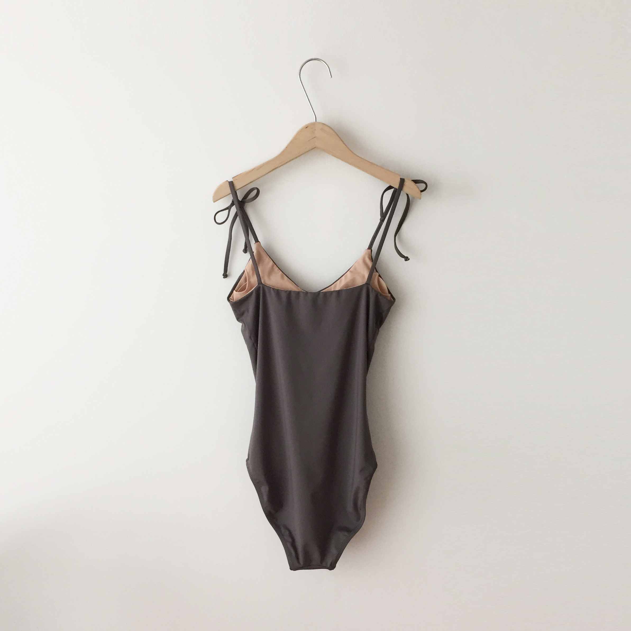 <b><p>Basic Monokini 4col summer Vacati Relient</p></b><b><p>ベーシックモノキニ 4col 夏 バカンス 弾力性のある セクシー ユニーク水着</p></b><br /><br /><p align='center'>