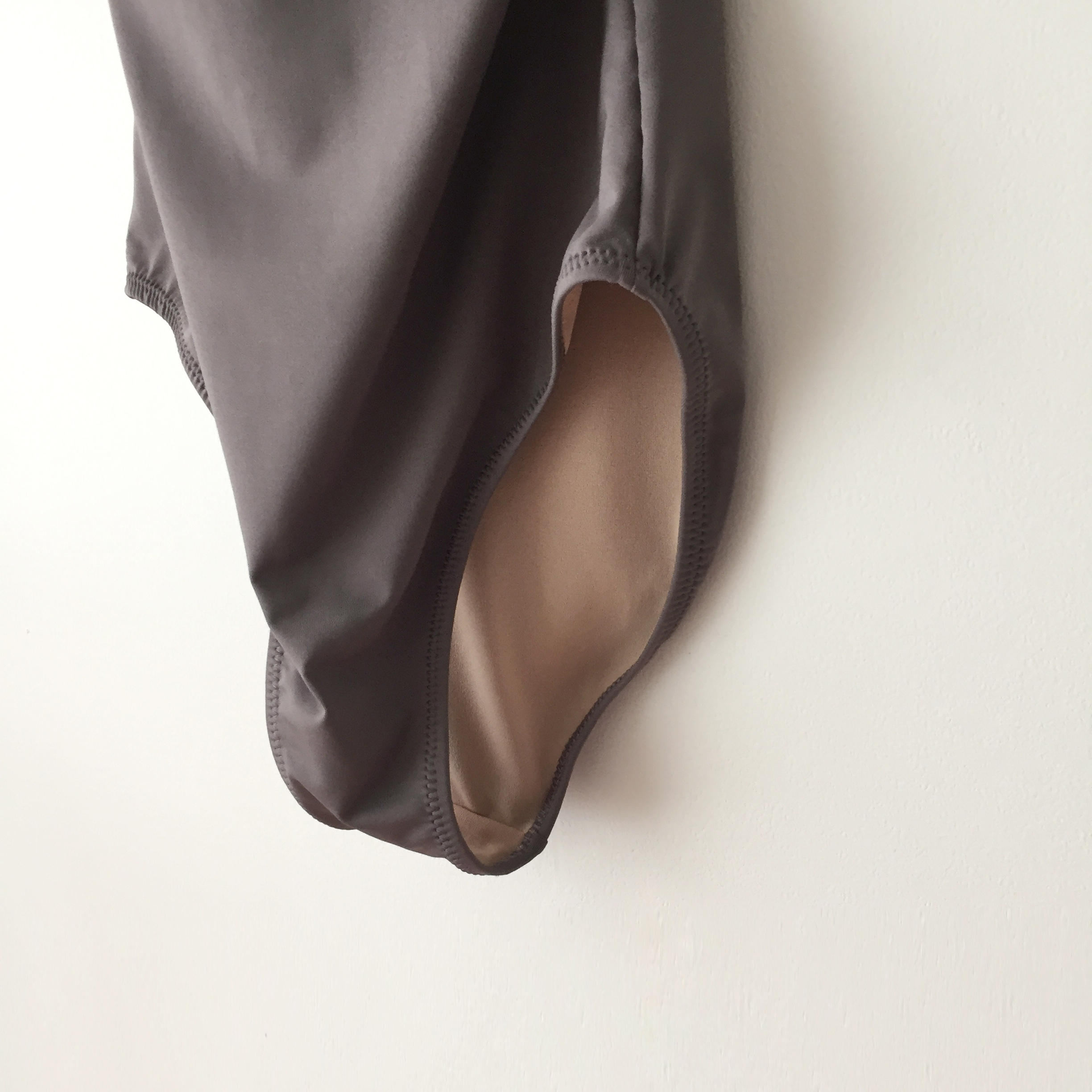 <b><p>Basic Monokini 4col summer Vacati Relient</p></b><b><p>ベーシックモノキニ 4col 夏 バカンス 弾力性のある セクシー ユニーク水着</p></b><br /><br /><p align='center'>