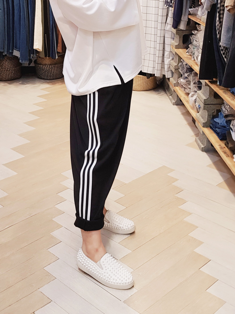 와이드한 루즈핏 봄,가을 면 배기트레이닝 - 상품 이미지