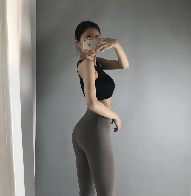 셀라 하이웨스트 9부 요가 레깅스 애쉬카키 요가복 필라테스복 헬스 운동복 요가바지 이미지 6