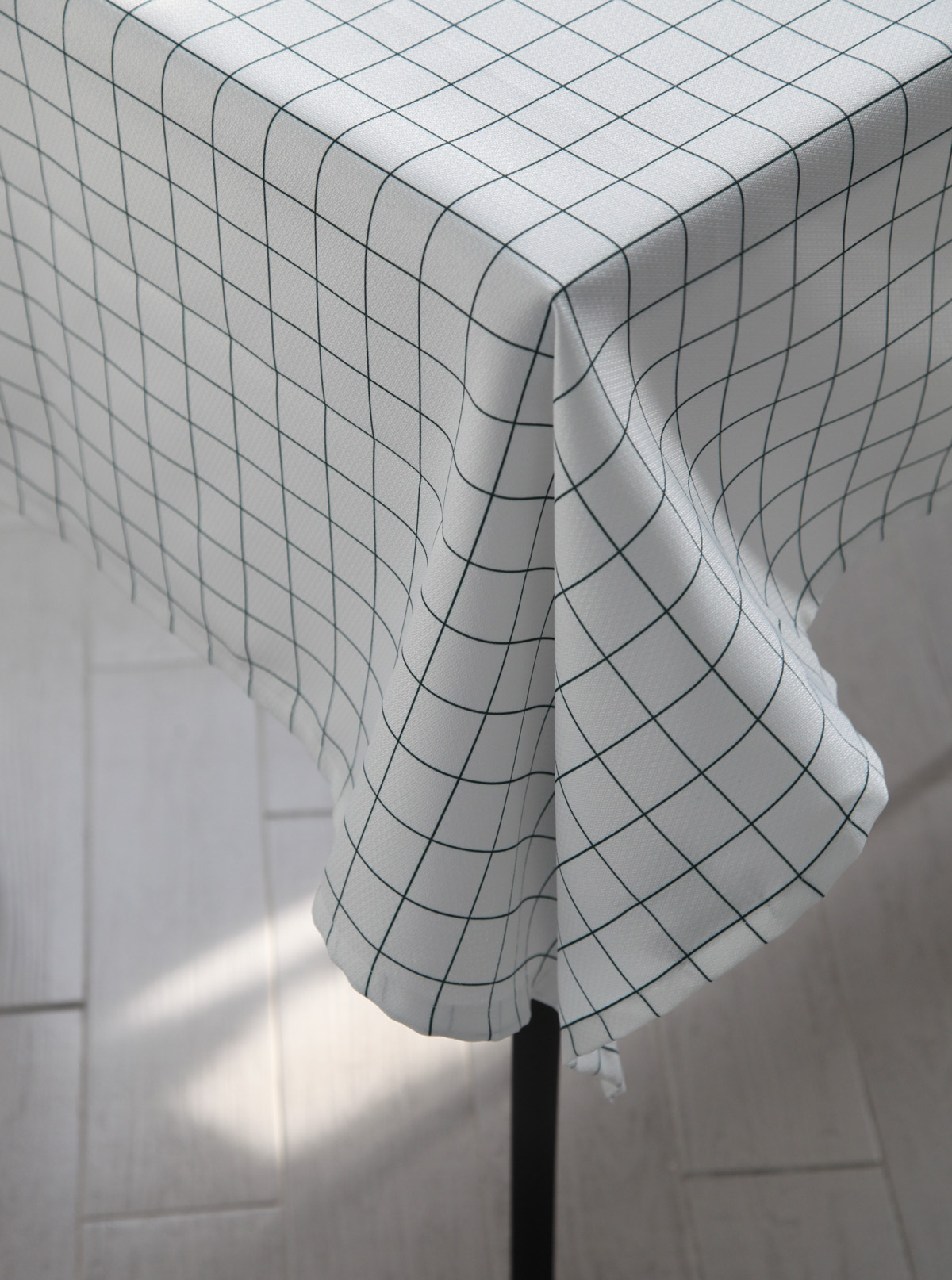 북유럽 심플 모던체크 방수 식탁보 홈카페 4인용 6인용