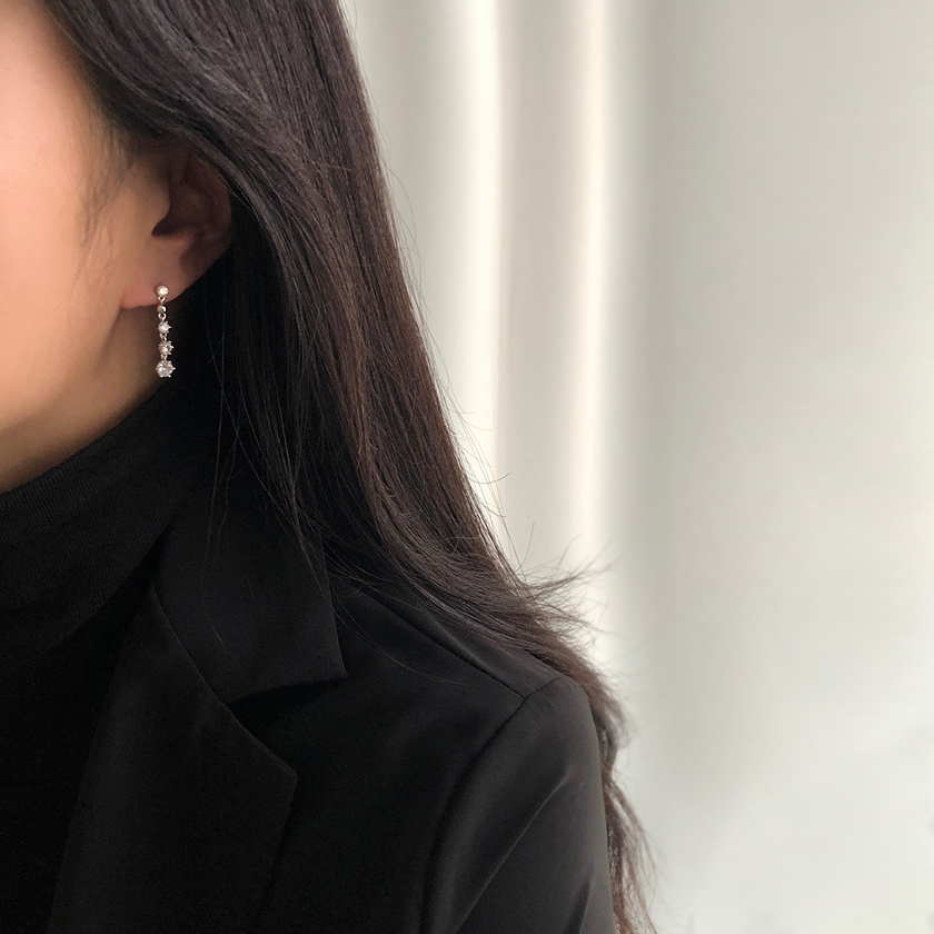 (무배/은침) 은침 샤이닝 큐빅 드롭귀걸이 - 상세 이미지 2