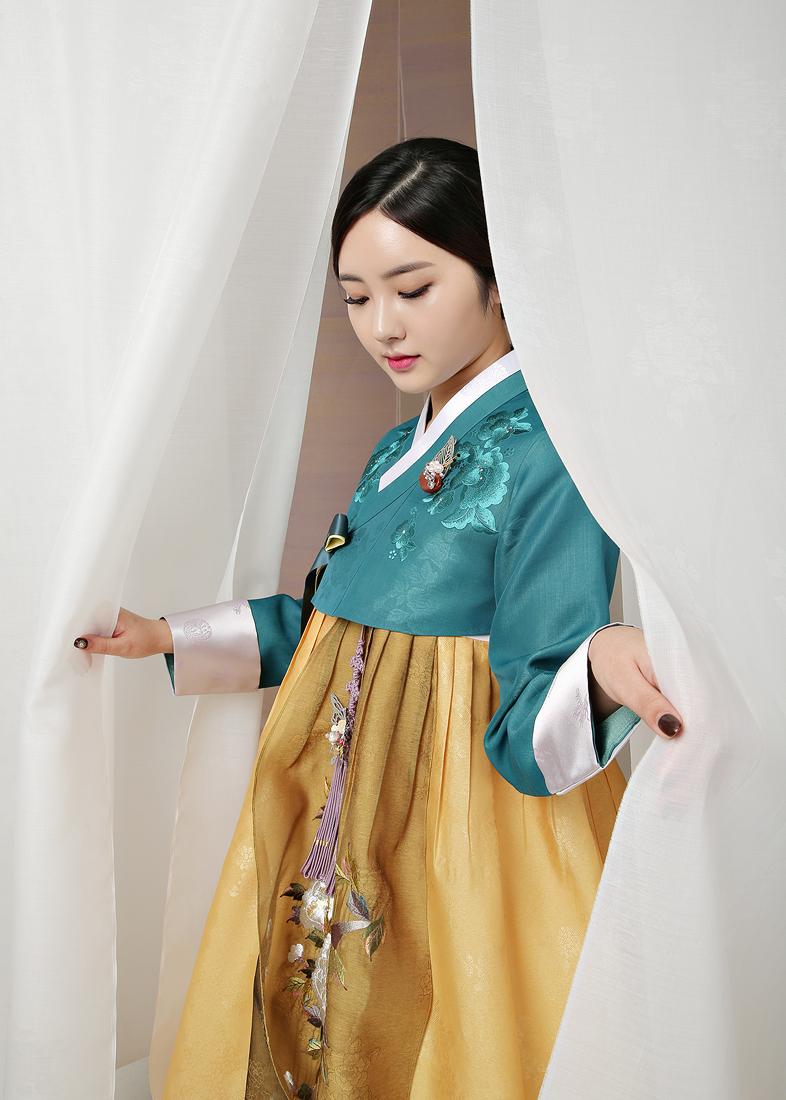 [한복대여] 화려한 황후 여성 혼주 결혼식 한복 이미지 7