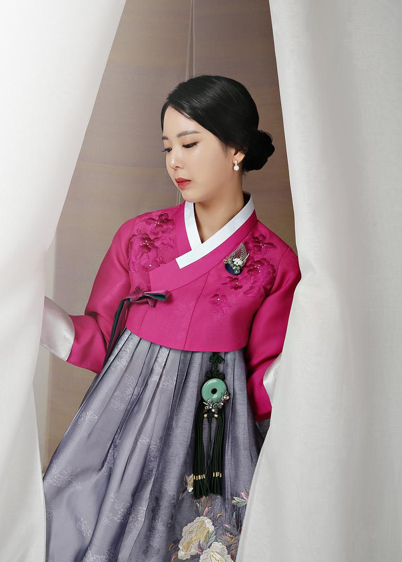 [한복대여] 화려한 황후 여성 혼주 결혼식 한복 - 상세 이미지 3