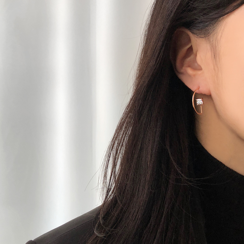 (무배/실버925) all silver D스퀘어 큐빅 언발 귀걸이 - 상세 이미지 5