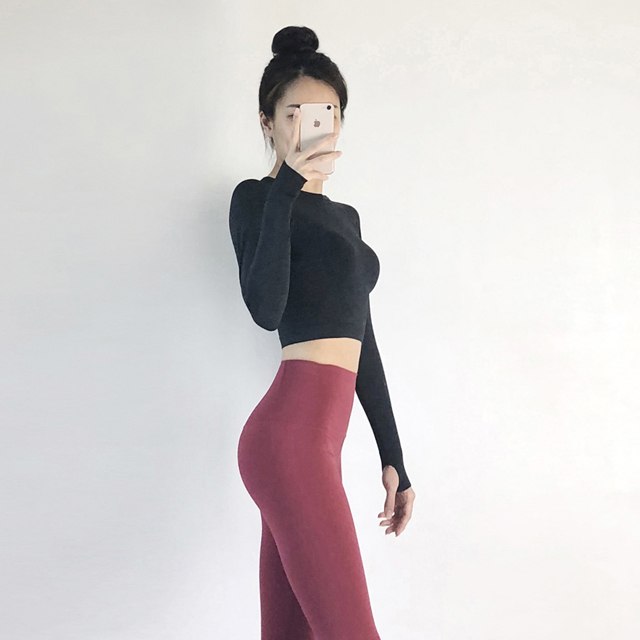 여리 핑거홀 크롭티 차콜 긴팔 요가 크롭 탑 필라테스 옷 - 상세 이미지 2